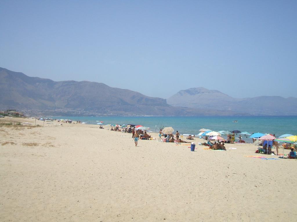 Casa Vacanze Ibiscus Alcamo Marina Esterno foto