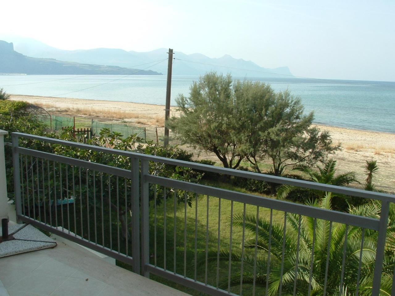 Casa Vacanze Ibiscus Alcamo Marina Esterno foto