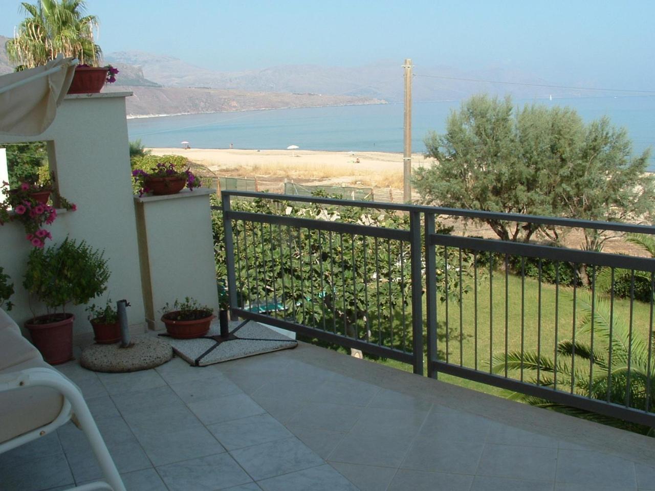 Casa Vacanze Ibiscus Alcamo Marina Esterno foto